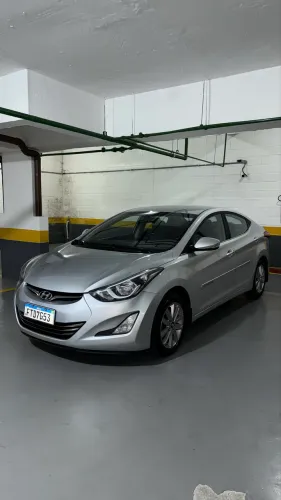 Hyundai Elantra GLS 2.0 16V Flex Aut. 2015
