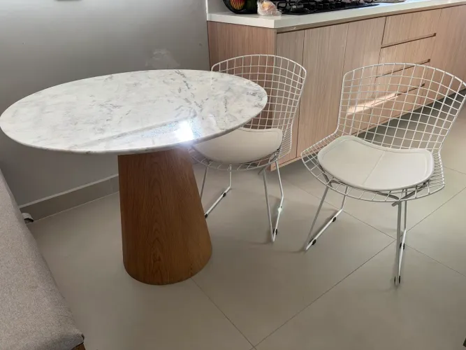 Mesa Cone Mármore 90 cm