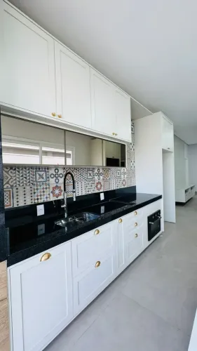 Casa térrea com 3 suítes no condomínio Primor das Torres