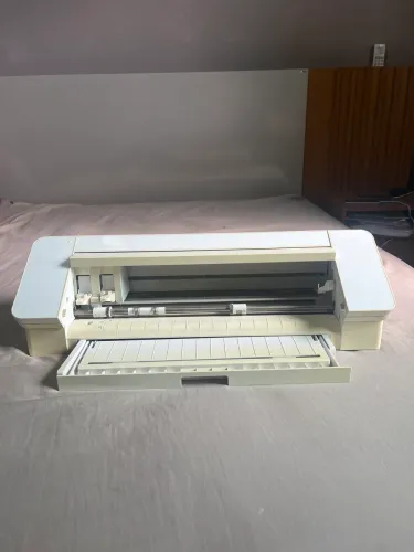 Silhouette Cameo 4 em perfeitas condições