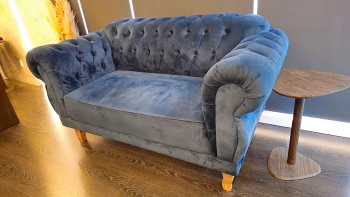 Sofá Chesterfield Dom Pedro 2 Lugares Decoração Retrô Vintage Clássico