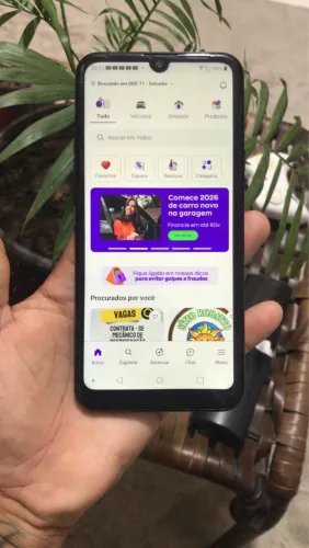 Celular usando semi novo 