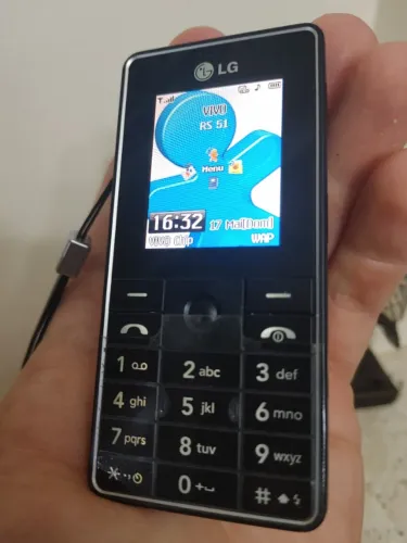 celular lg kg320