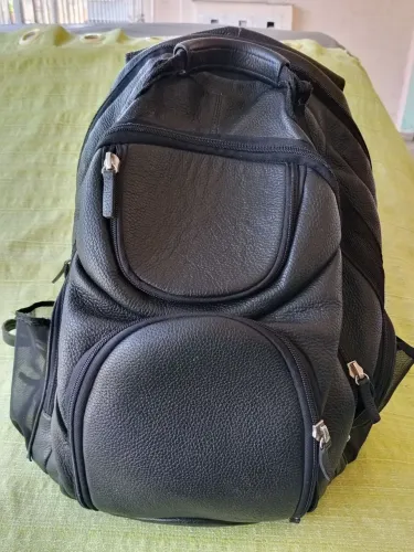 Mochila Masculina Executiva em Couro Legítimo Preta 