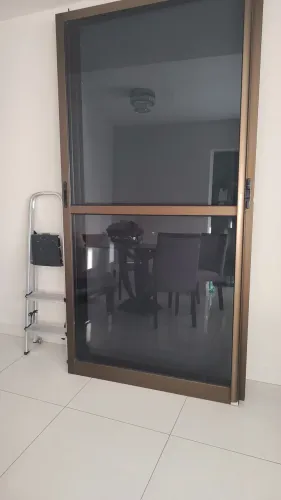 Porta Correr Varanda cor Bronze 