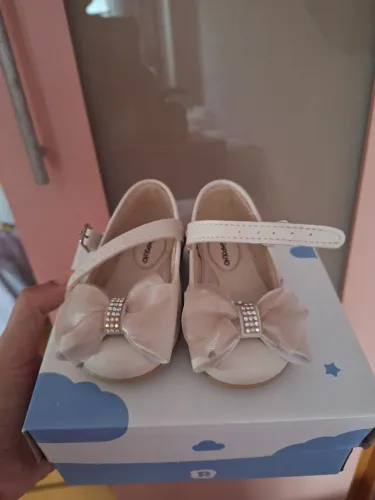 Sapatinho de bebê menina