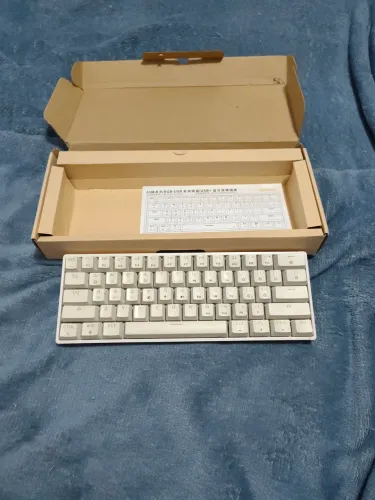 Teclado gk61 switch yelloy tamanho 60%