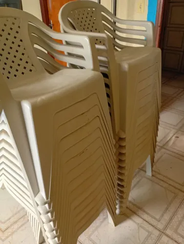 Cadeira de plástico