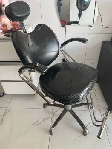 Cadeiras de salão são 2