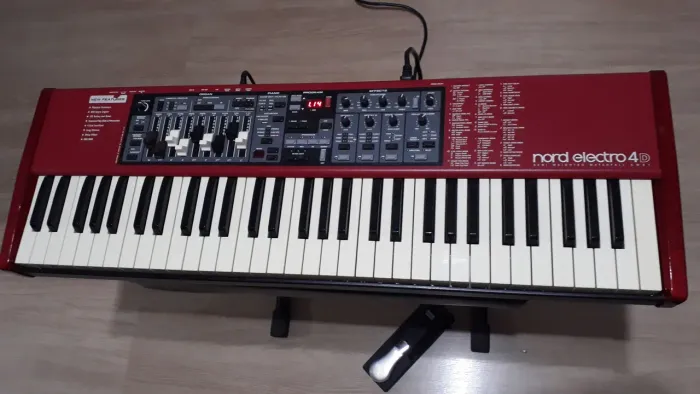 Teclado Nord Electro4 73 SW