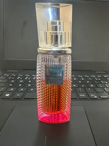 Perfume live irresistible Givenchy