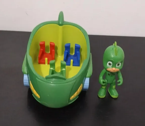 PJ Masks Boneco e Veículo (Lagartixo)