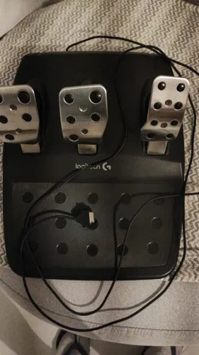 Pedal Logitech G29 - problema no conector