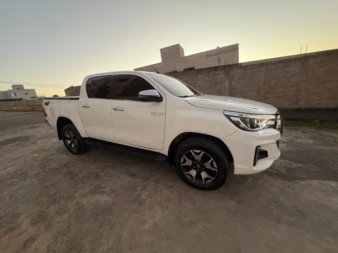 Toyota Hilux CD SRX 4X4 2.8 TDI 16V Diesel Aut. 2019