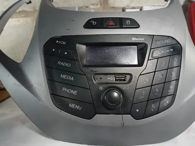 Rádio automotivo original para o Ford Ka, modelo 2019.
