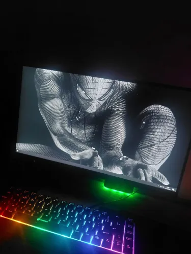 MONITOR AOC 22 POLEGADAS 120HZ +BRAÇO ARTICULADO COM RGB E ENTRADAS USB (TENHO CAIXA)