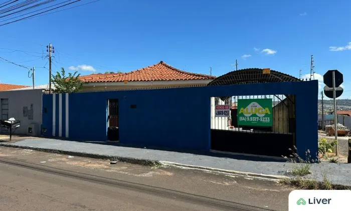 Casa de 02 Quartos Para Locação no Jardim América, Rio Verde/go.