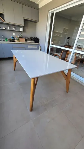 Mesa de Madeira com Tampo de Vidro Branco de 6 lugares [1.80m]