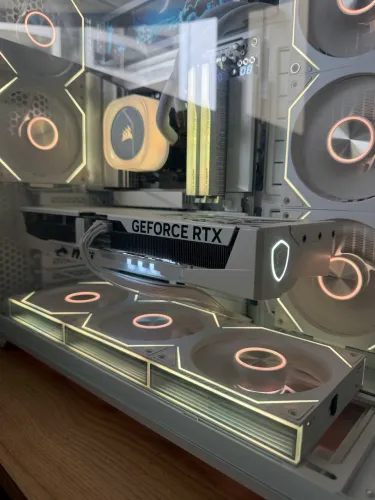 RTX 5080 Ventus OC 3X Branca
