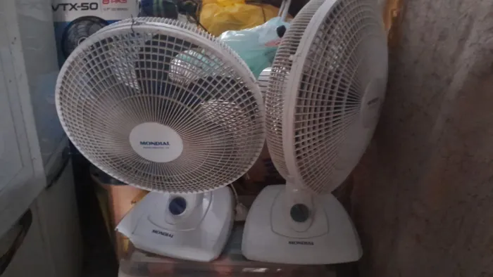VENDEM-SE 2 VENTILADORES MONDIAL MAXI POWER 40 ? R$ 100,00 OS DOIS!