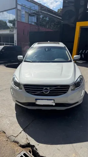 Volvo XC 60 D-5 Momentum 2.4 AWD Diesel 5P 2017