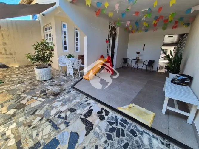 Casa com 4 dormitórios à venda, 250 m² por R$ 650.000,00 - Jabotiana - Aracaju/SE