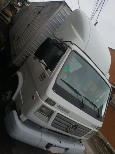 VW 8-120 WORKER ANO 2011