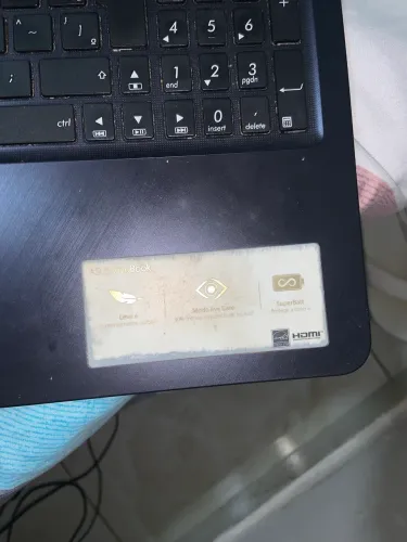 Notebook é um ASUS VivoBook para vender rápido
