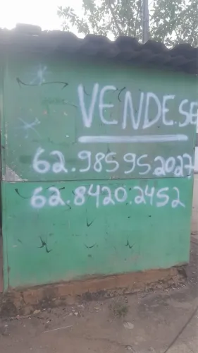 Vende se um trailer.