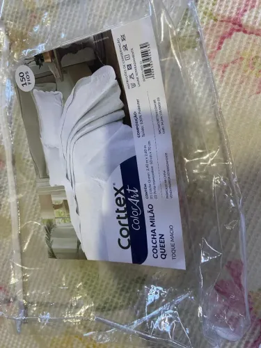 Conjunto de cama queen, 1 colcha e 2 fronhas, nunca usado<br>Nunca usado