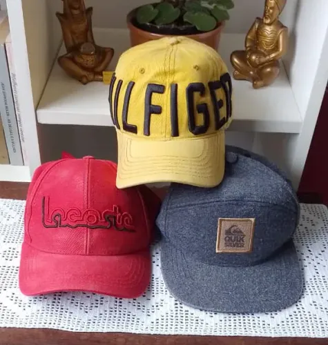 Kit com 3 bonés