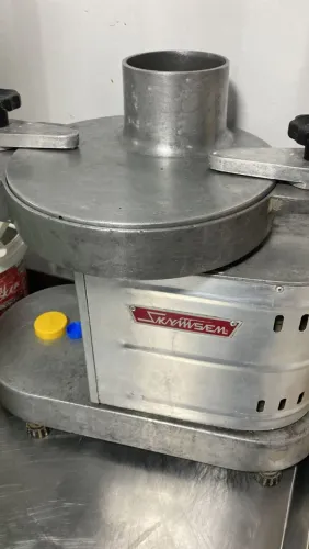 Processador de alimentos,ideal para pizzaria,(ralar queijo, fatiar calabresa etc..800,00