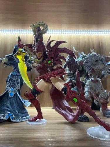 World of Warcraft Series 1 Valeera Sanguinar Blood Elf Rogue Figure