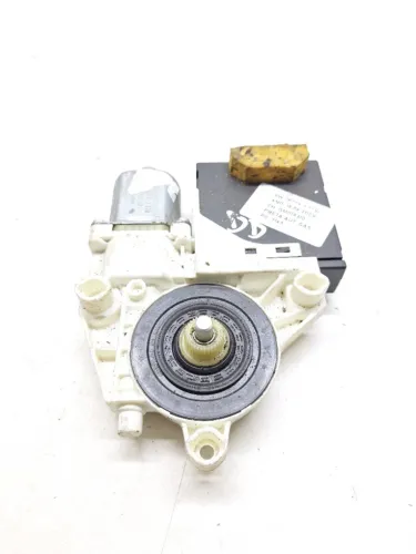 Motor Máquina Vidro Dianteiro Direito Vw Jetta tsi 1.4 2016