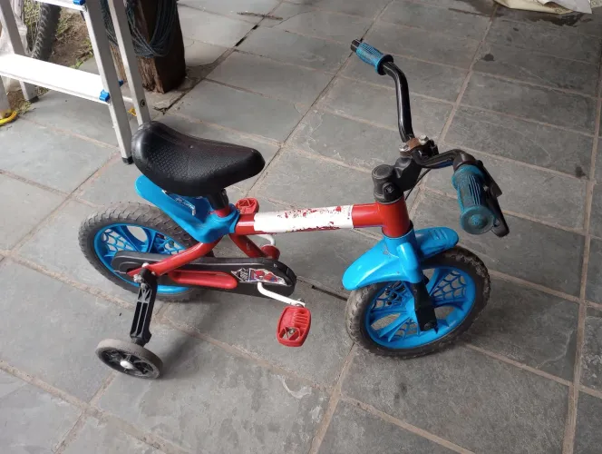 Bicicleta aro 12 usada