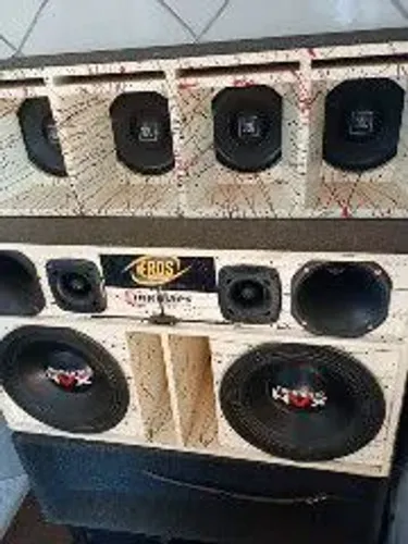 Vendo som automotivo