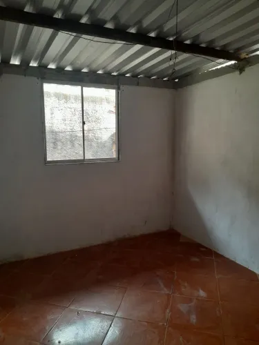 Casa precisando apenas de acabamento 
