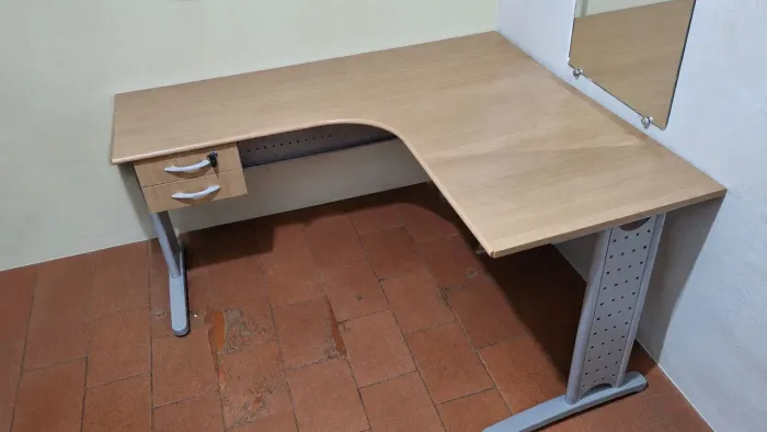 Mesa para escritório em L