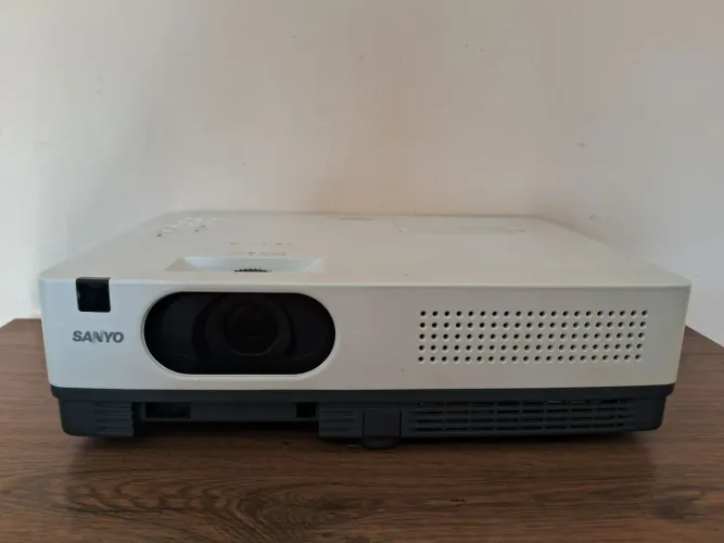 Projetor  Sanyo  XD2200 