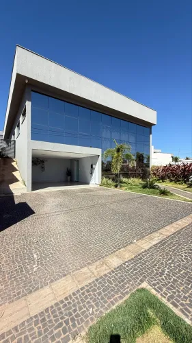 Linda casa 4 suítes no Jardim Veneza