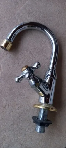 Torneira bica baixa luxuosa cromada metal