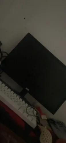 Vendo Monitor 60 hz 22 polegadas, e teclado mecânico 60% rgb