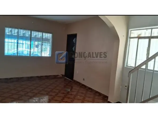 Sobrado Residencial à Venda em Diadema  3 Dormitórios, 1 Suíte, Frente