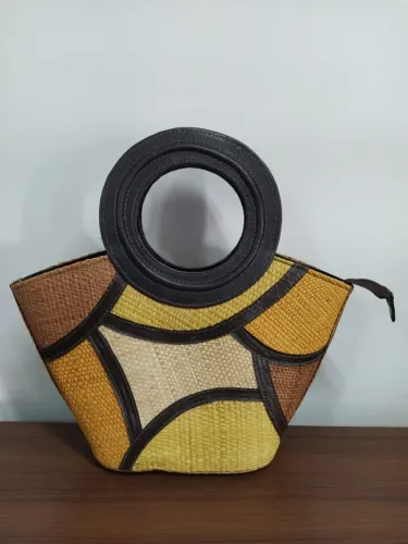 Bolsa Palha de Buriti Colorida Bege e Marrom