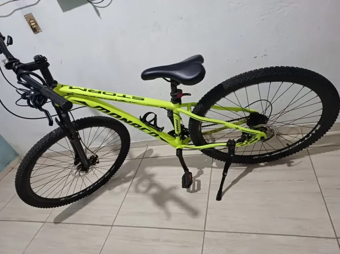 Vende-se bicicleta aro 29 bem conservada preço negociável 