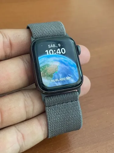 Apple Watch SE 40mm GPS Com carregador