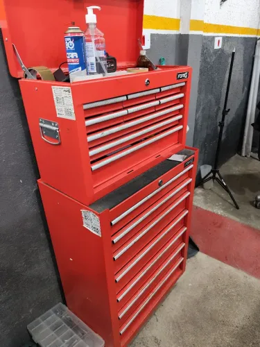 Carrinho de ferramentas vermelho novo 
