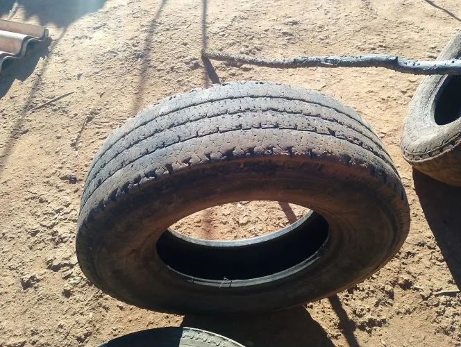 Pneus 215/80R16 sem câmera