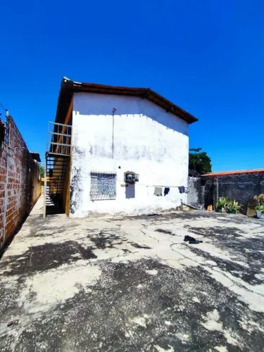 QUITINETE NO BAIRRO LOURIVAL PARENTE.