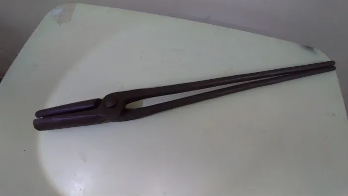 Tenaz de ferreiro encaixe redondo 12mm